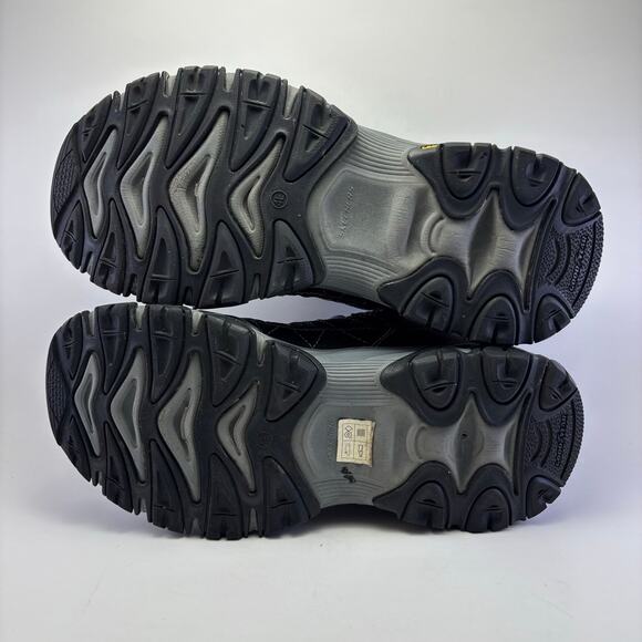 SKECHERS \
